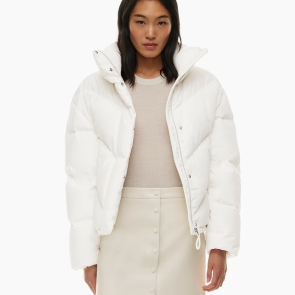 Aritzia The Cloud Puff - Picture 4 of 6